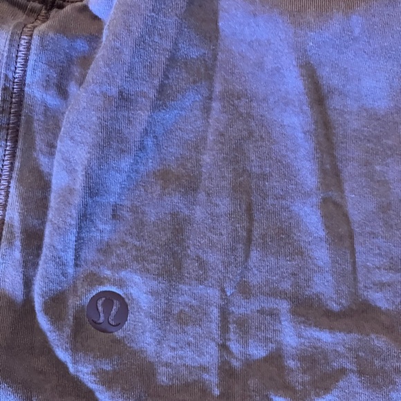 Lululemon Cropped Muscle Tank sz. 4 - Picture 3 of 3